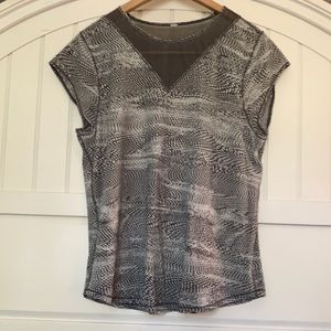 Lululemon Snake Skin For The Run Top with Mesh